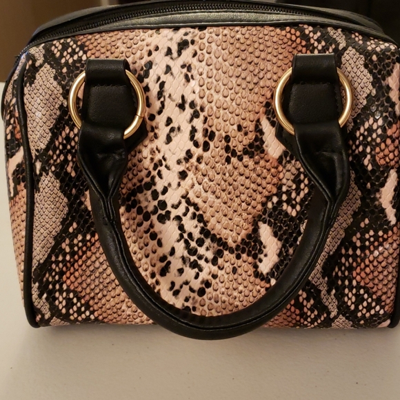 Mini Duffle Imitation Pink Snake Skin - Picture 4 of 9